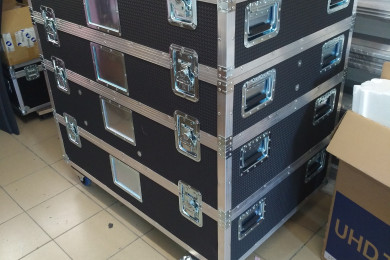 Kufor pre MAKINO - veža Kufor pre MAKINO - veža