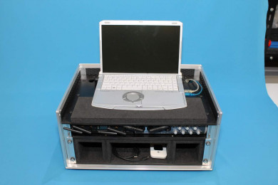 Kufor pre konzolu pre Rádio VIVA