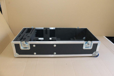 Kufor pre meracie prípravky MAKINO