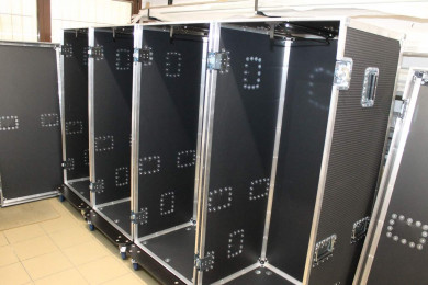 Skrine na šaty Divadlo TT